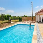Nira Radonic Villa