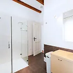 Nira Radonic Villa