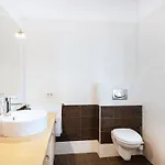 Nira Radonic Villa *