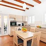 Nira Radonic Villa *