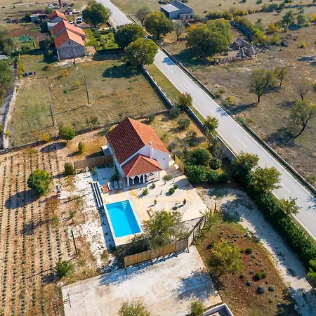 Nira Radonic 别墅 希贝尼克