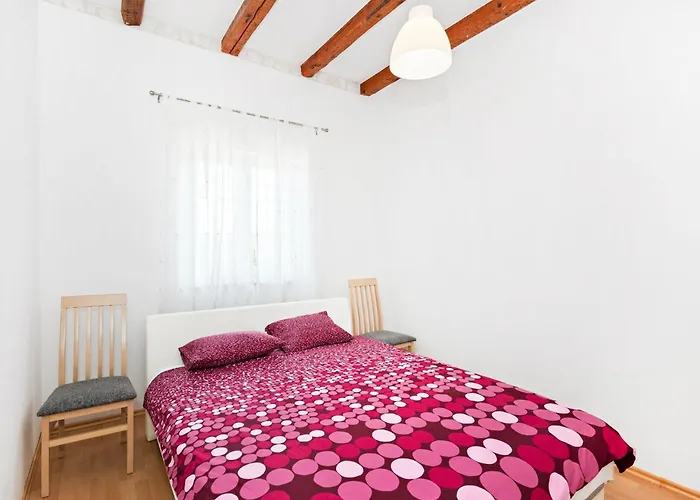 Nira Radonić * Šibenik