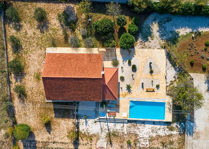 Villa Nira Radonić *