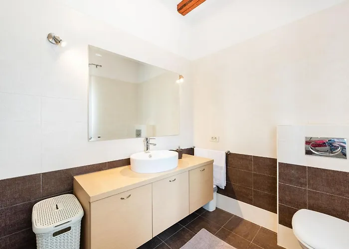 Nira Radonić Villa *