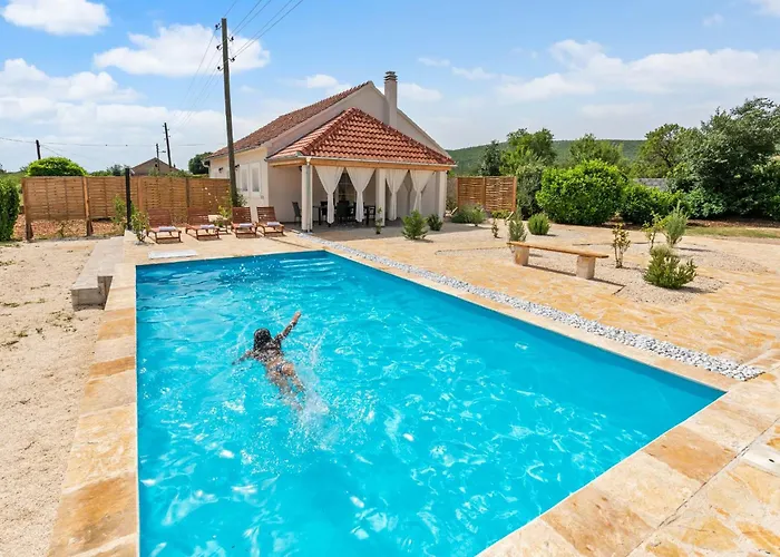 Nira Radonic 别墅 希贝尼克