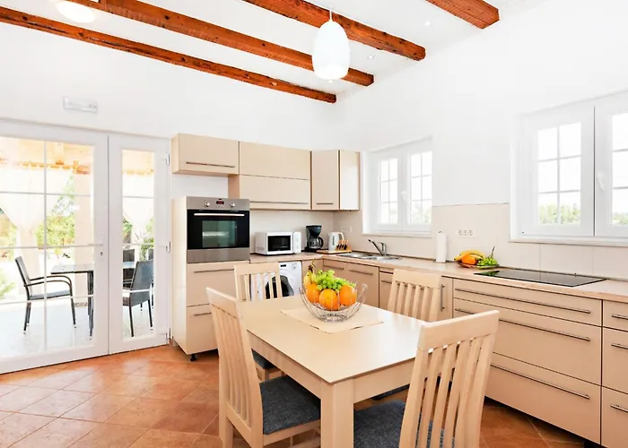 Nira Radonić Villa *