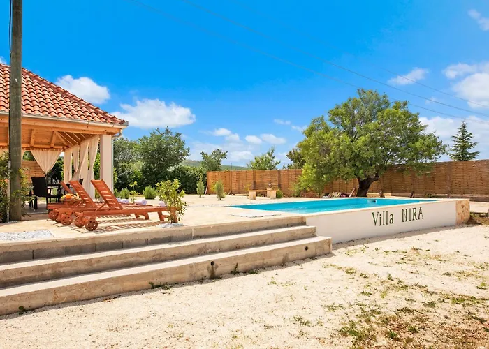 Villa Nira Radonić *